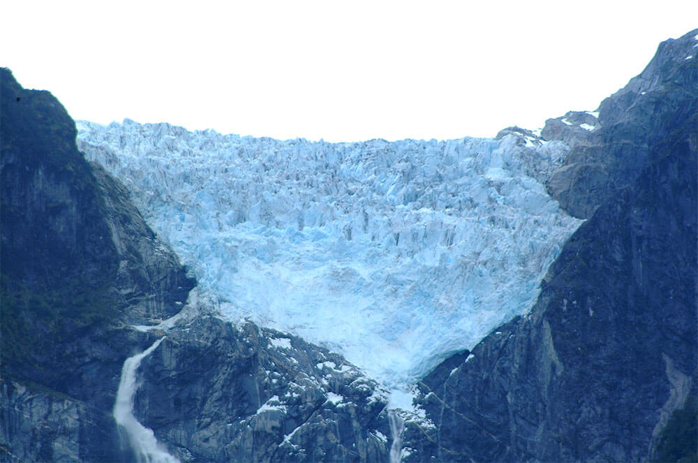 冰川吊坠瀑布（Ventisquero Colgante Falls）